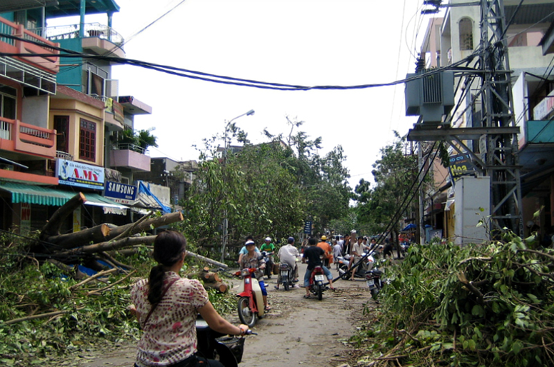 Typhoon damage on the streets of Da Nang, Vietnam. Credit: Jean Christophe André. CC by 2.0